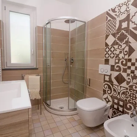 펜션 Sugli Allori 디아노마리나