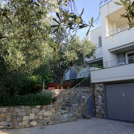 Sugli Allori 디아노마리나